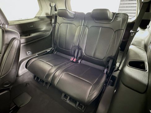 Used 2023 Jeep Grand Cherokee L Limited w/ Black Appearance Package image 30