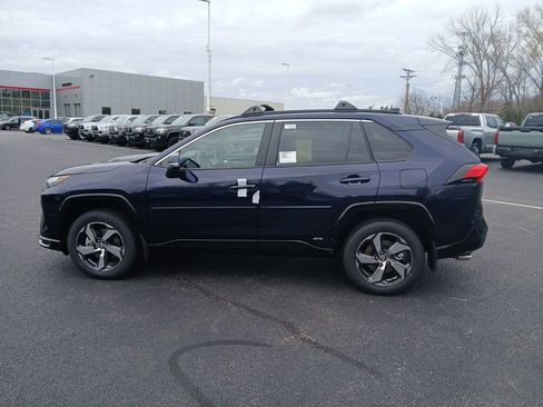 New 2025 Toyota RAV4 SE image 4