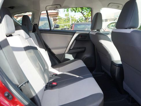 Used 2015 Toyota RAV4 LE FWD image 20