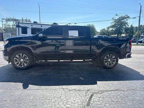 Used 2023 Chevrolet Silverado 1500 LT w/ Leather Package AWD/4WD image 4