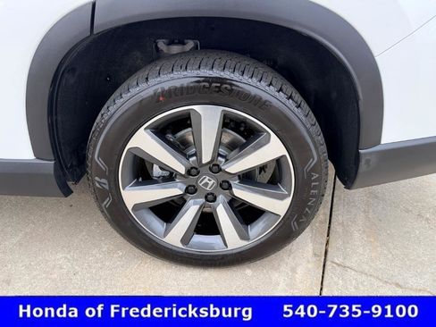 Certified 2025 Honda Pilot Elite image 11