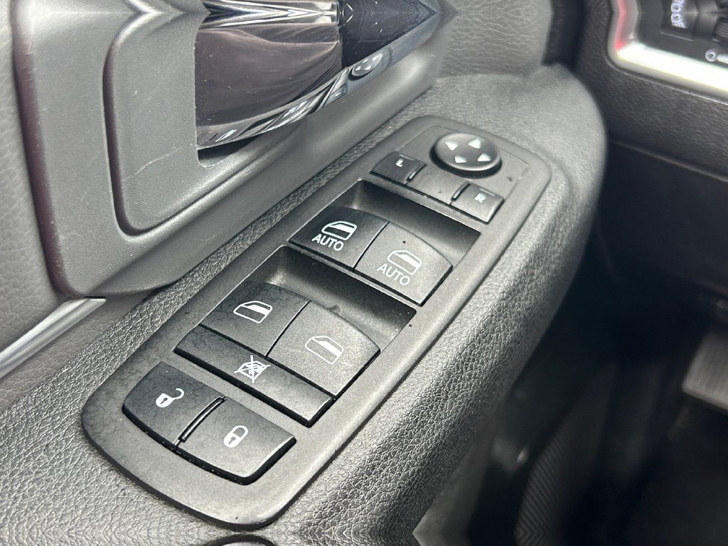 Used 2024 RAM 1500 Classic SLT AWD/4WD image 28
