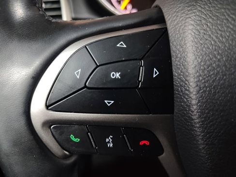 Used 2019 Jeep Grand Cherokee Altitude image 10