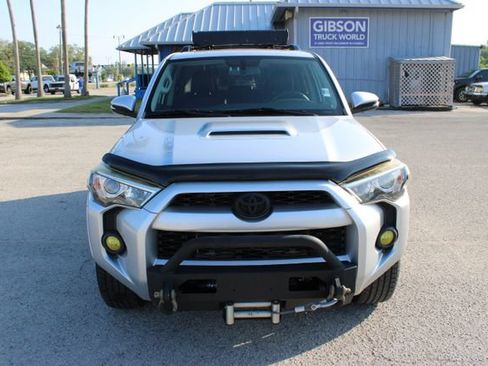 Used 2018 Toyota 4Runner TRD Off-Road Premium AWD/4WD image 2