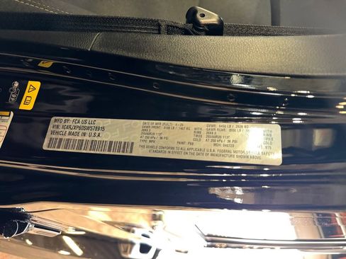 Used 2025 Jeep Wrangler Unlimited Sahara w/ Safety Group image 31