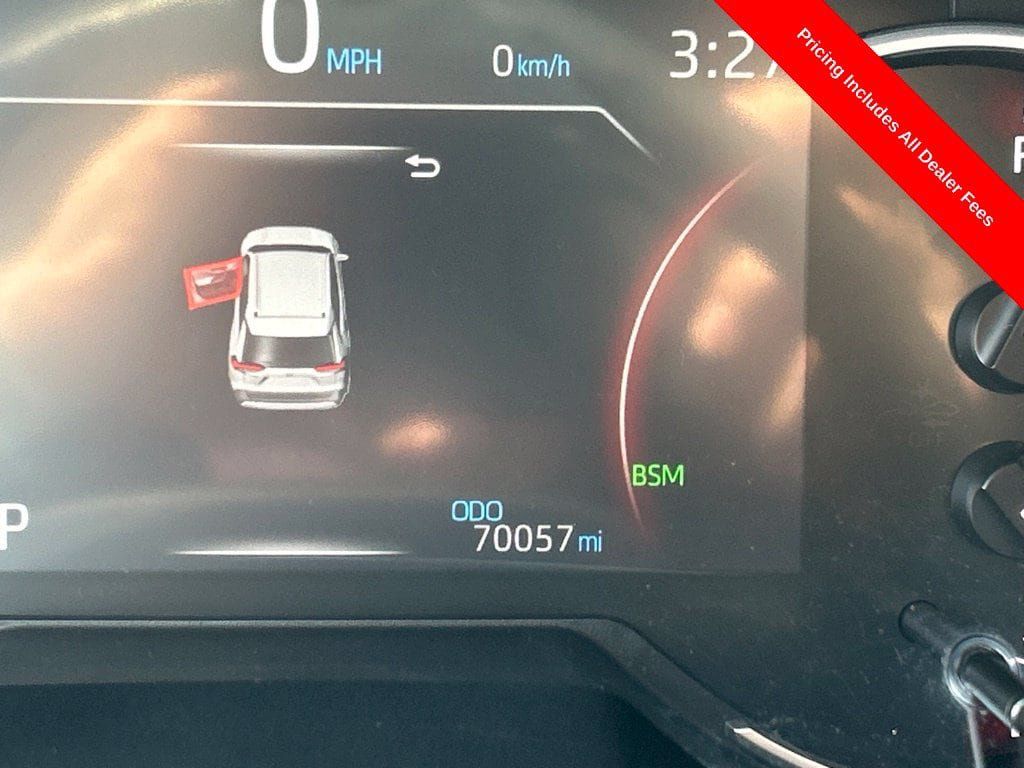 Used 2024 Toyota RAV4 XLE FWD image 10