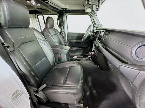 Used 2023 Jeep Wrangler Sahara image 29