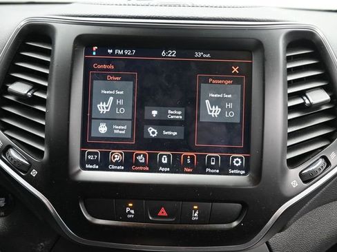 Used 2021 Jeep Cherokee Latitude Plus image 16