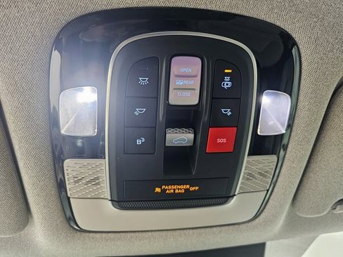 Used 2023 Hyundai Palisade Limited image 23