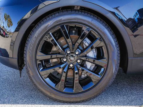 New 2026 Land Rover Discovery S image 11