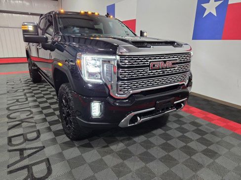 Used 2021 GMC Sierra 2500 Denali w/ Denali Black Diamond Edition image 23
