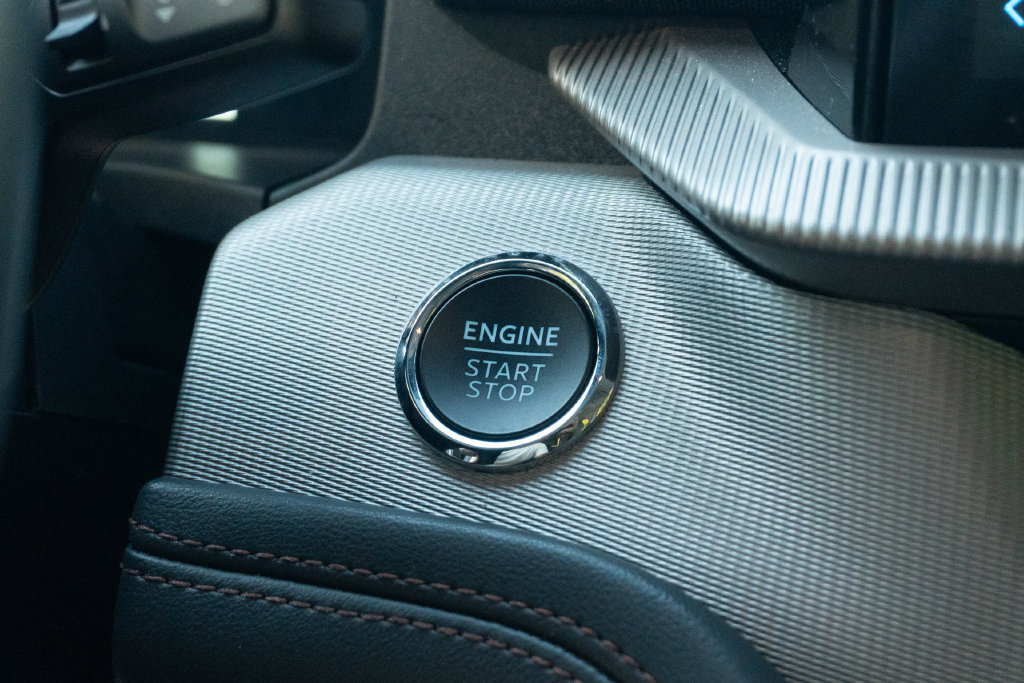 Used 2025 Ford Explorer Active RWD image 29
