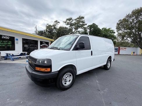 Used 2018 Chevrolet Express 2500 w/ Driver Convenience Package image 7
