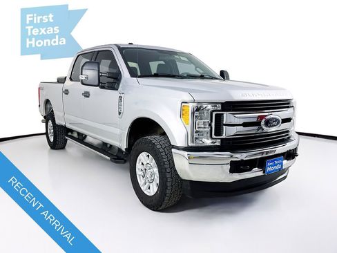 Used 2017 Ford F250 XLT image 1