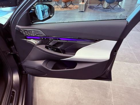 New 2026 BMW M5 Touring image 32