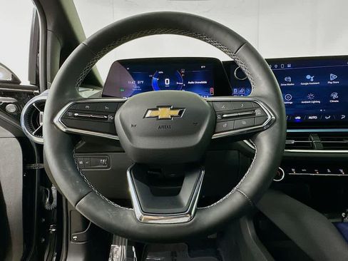 Used 2025 Chevrolet Equinox EV LT w/ Convenience Package image 16