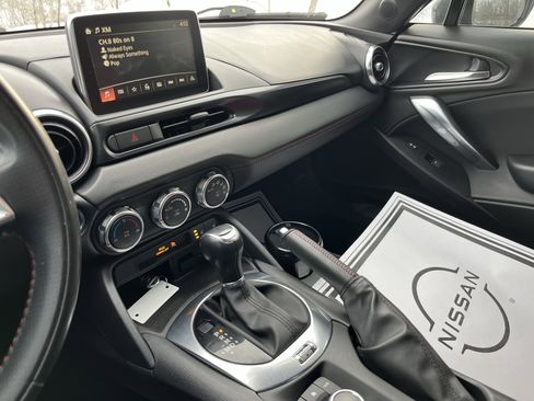 Used 2017 FIAT 124 Spider Abarth image 19