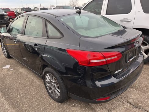 Used 2015 Ford Focus SE image 10
