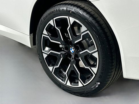 Used 2025 BMW X3 xDrive30i w/ M Sport Package image 9