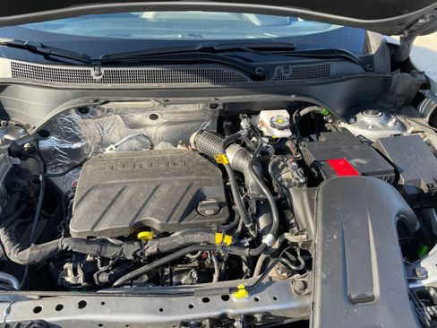 Used 2025 Chevrolet Trax LT image 31