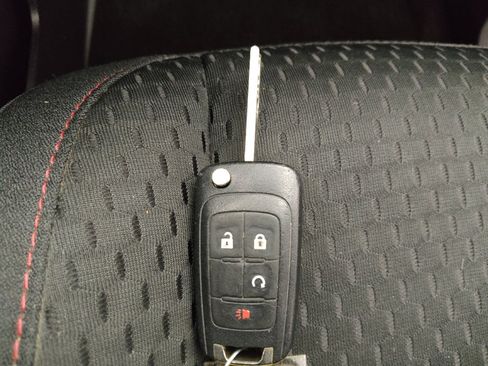 Used 2015 GMC Terrain SLE FWD image 32