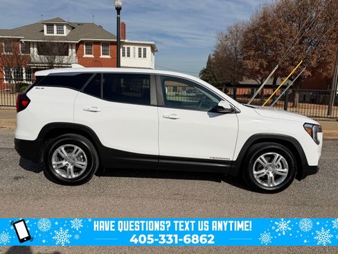 Used 2022 GMC Terrain SLE image 6