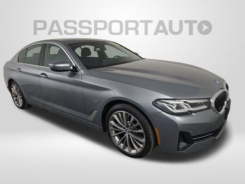 Used 2023 BMW 530e xDrive w/ Premium Package image 5