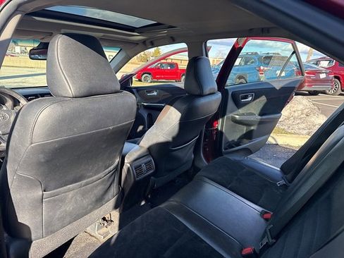 Used 2015 Toyota Camry XSE image 12