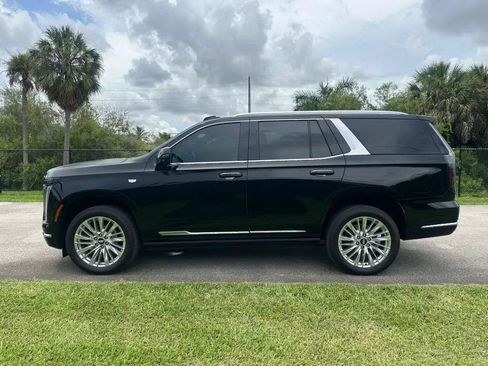 Used 2026 Cadillac Escalade Luxury RWD image 4