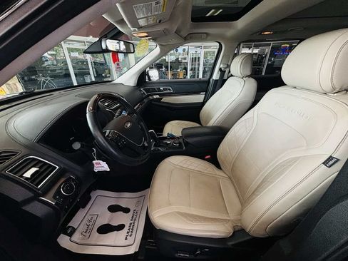 Used 2017 Ford Explorer Platinum AWD/4WD image 29