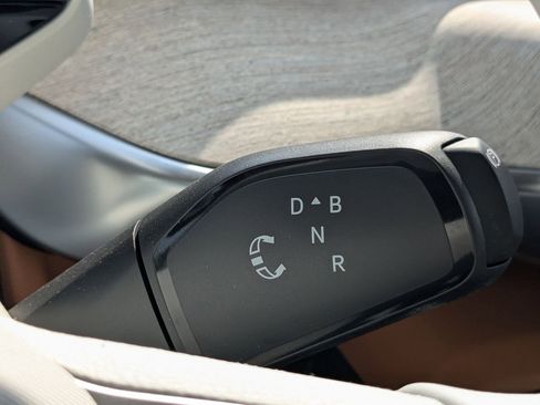 New 2025 Volkswagen ID. Buzz 1st Edition image 25