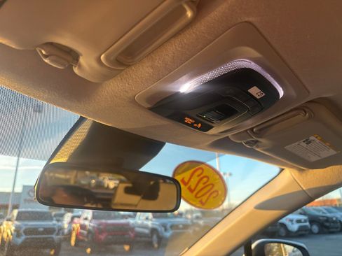 Used 2022 Toyota Corolla Cross LE image 28