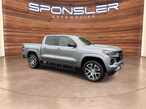 Used 2023 Chevrolet Colorado Z71 w/ Z71 Convenience Package 2 AWD/4WD image 9