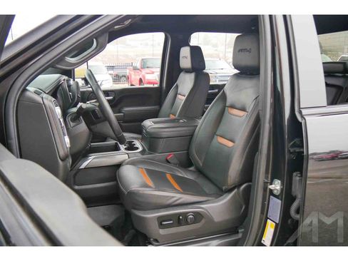 Used 2022 GMC Sierra 2500 AT4 w/ Snow Plow Prep/Camper Package image 10