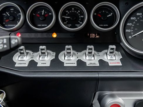 Used 2005 Ford GT image 20