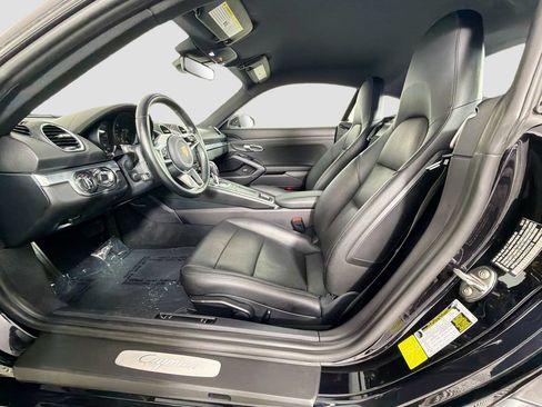 Used 2022 Porsche 718 Cayman w/ Premium Package RWD image 21