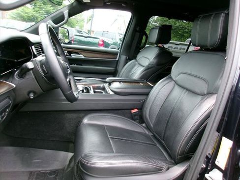 Certified 2025 Jeep Grand Wagoneer 4WD image 7
