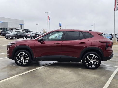 Certified 2024 Chevrolet Trax RS w/ Sunroof Package image 5