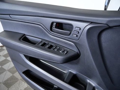 Used 2025 Honda Odyssey Sport-L image 25