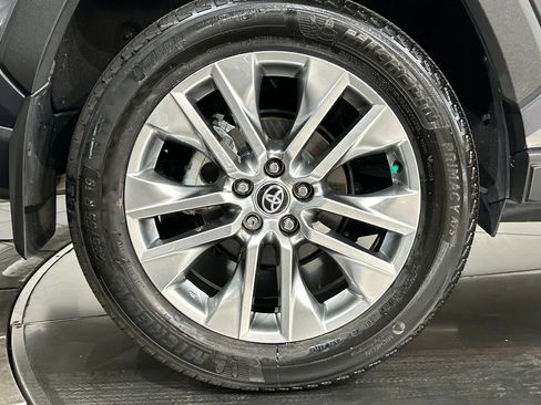 Used 2025 Toyota RAV4 Limited FWD image 24
