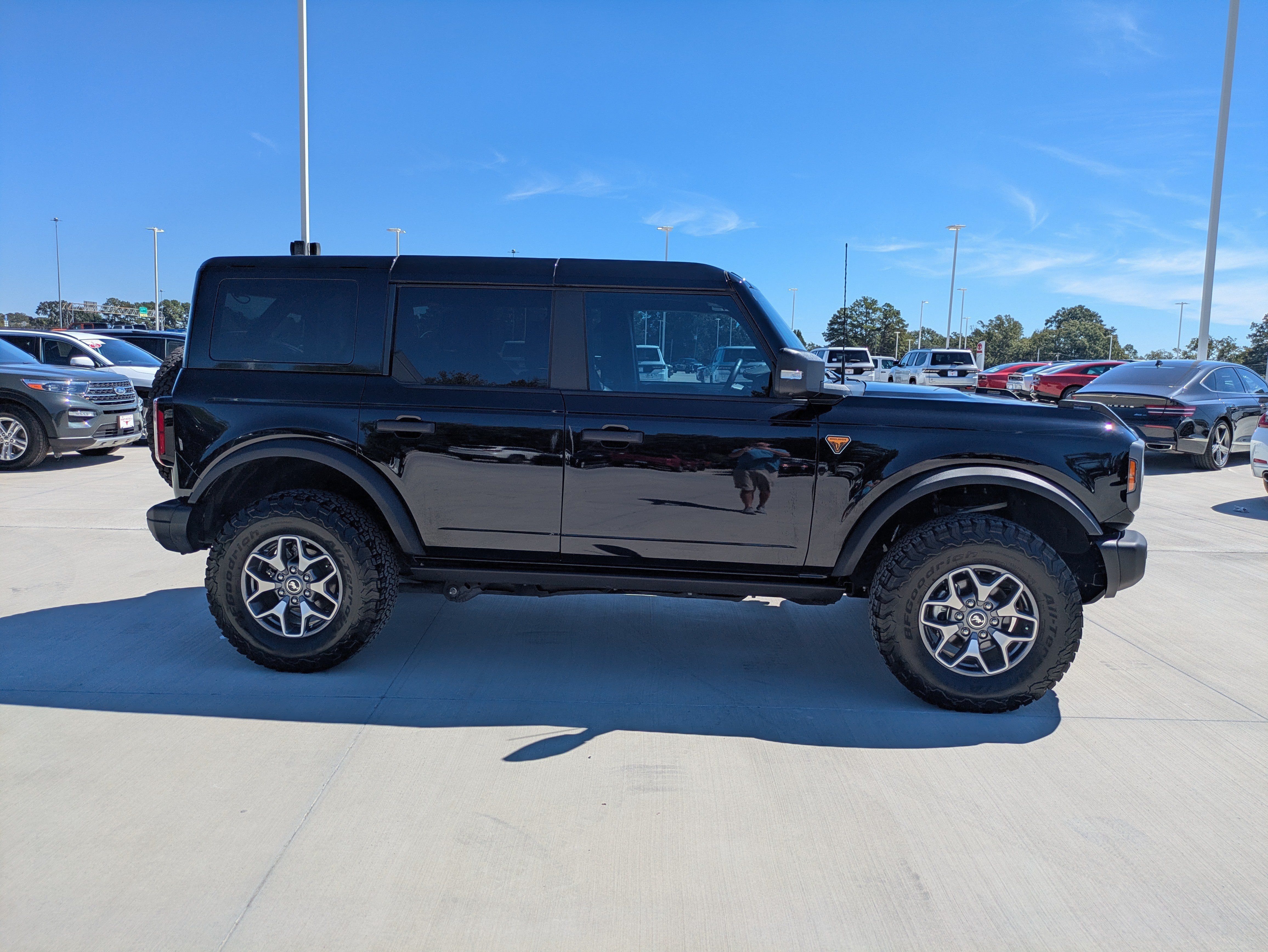 Used 2025 Ford Bronco Badlands AWD/4WD image 6