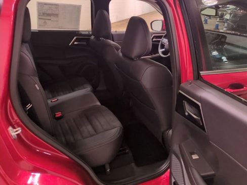 New 2025 Mitsubishi Outlander SE image 11