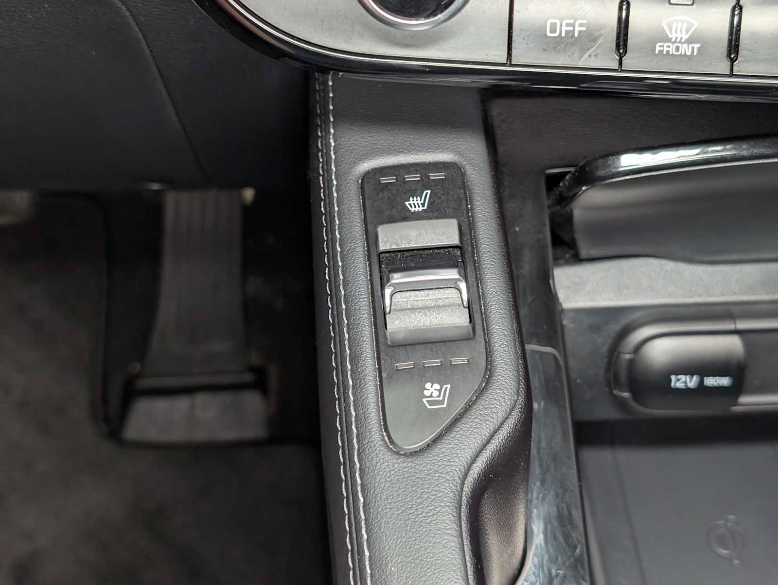Used 2024 Kia Telluride EX w/ EX Captain's Chair Package AWD/4WD image 31