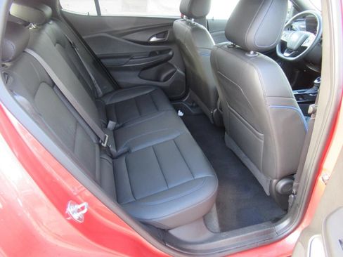 Used 2024 Buick Envista Sport Touring w/ Convenience II Package FWD image 31