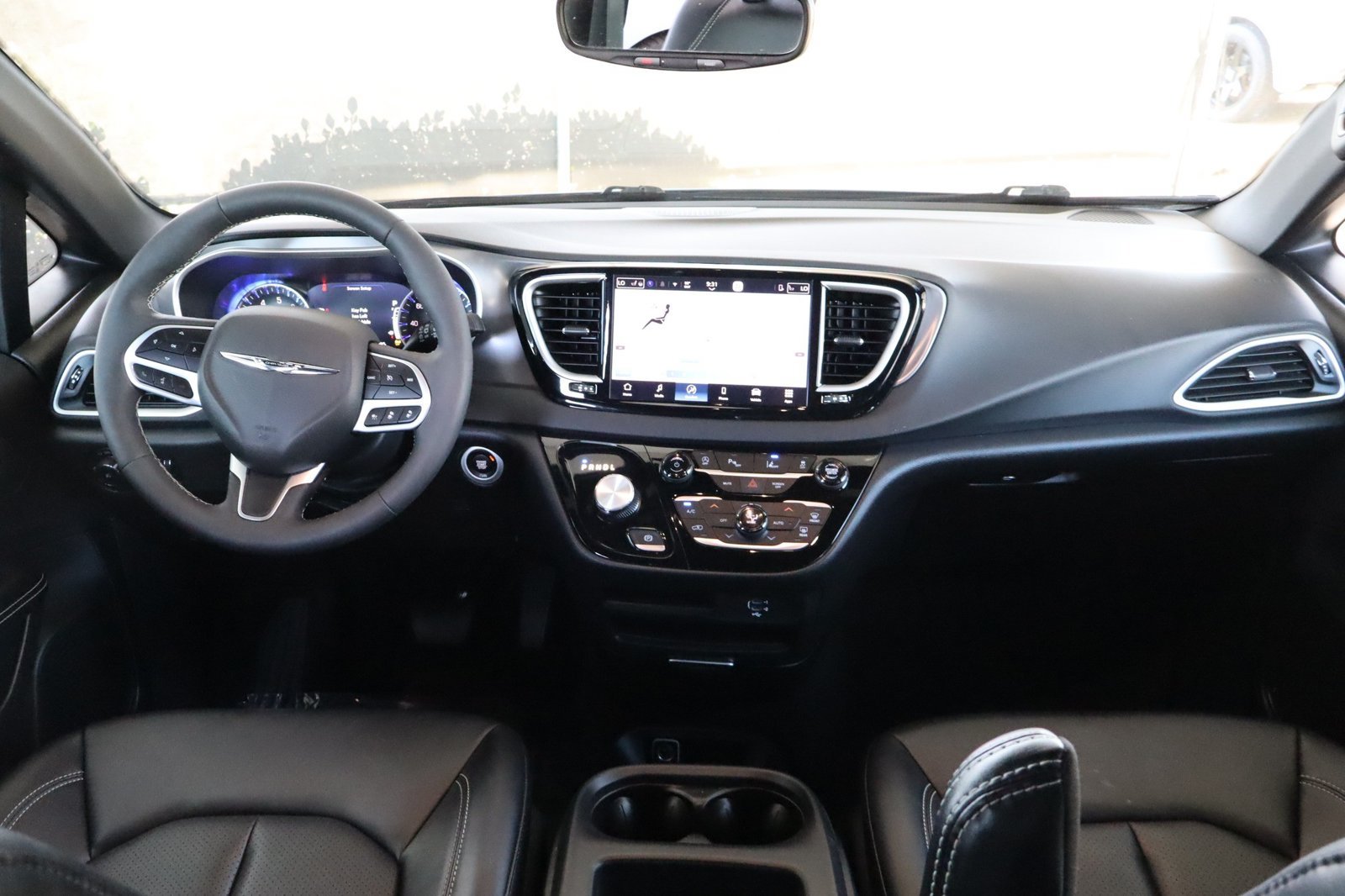 Used 2026 Chrysler Pacifica Select FWD image 27