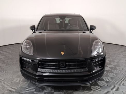 Certified 2025 Porsche Macan AWD/4WD image 11