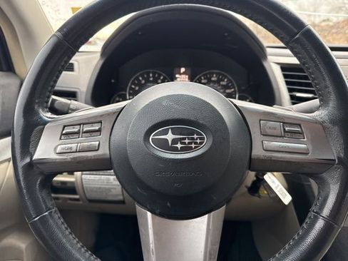 Used 2010 Subaru Legacy 2.5i Premium image 12
