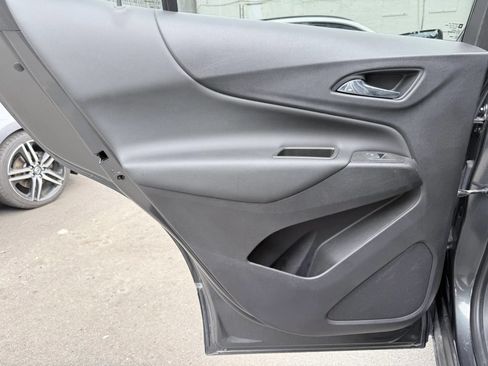 Used 2021 Chevrolet Equinox LT AWD/4WD image 18