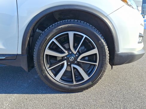 Used 2019 Nissan Rogue SL w/ Premium Package image 10