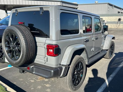 Used 2022 Jeep Wrangler Unlimited Sahara w/ Cold Weather Group image 3